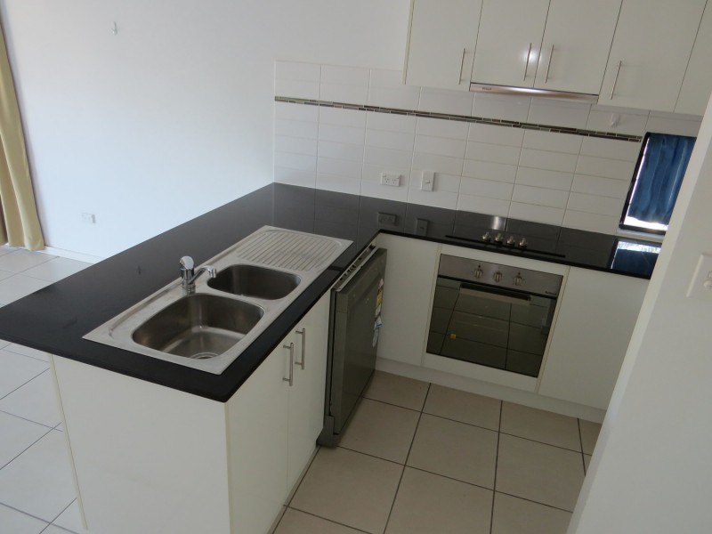 1/74 Powell Street, Bowen QLD 4805