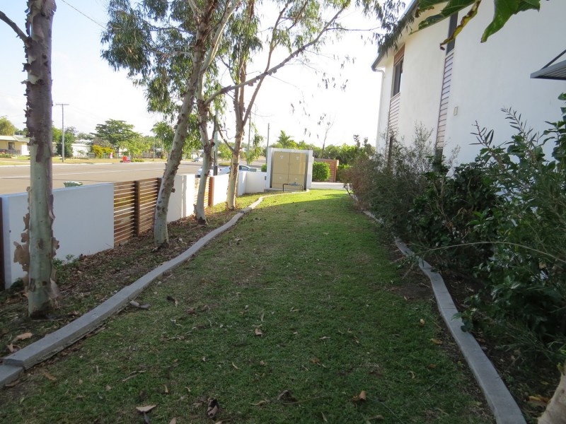 1/74 Powell Street, Bowen QLD 4805