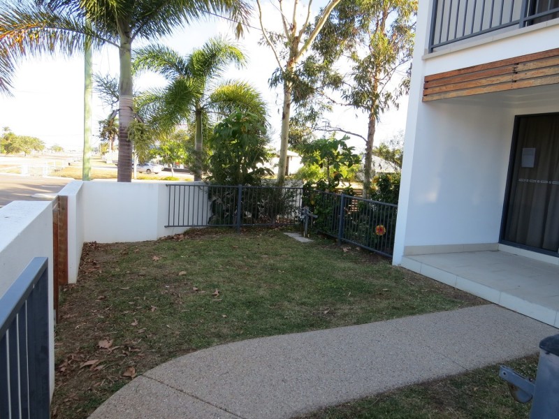 1/74 Powell Street, Bowen QLD 4805