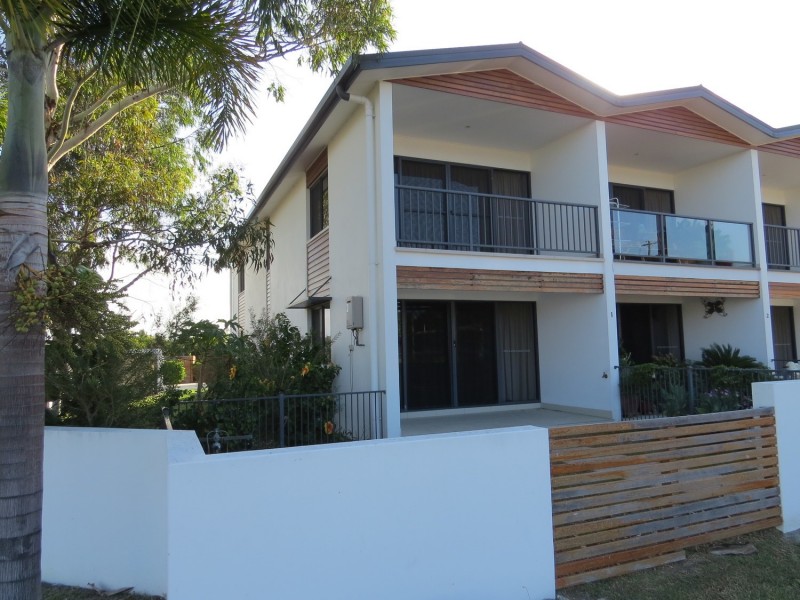 1/74 Powell Street, Bowen QLD 4805