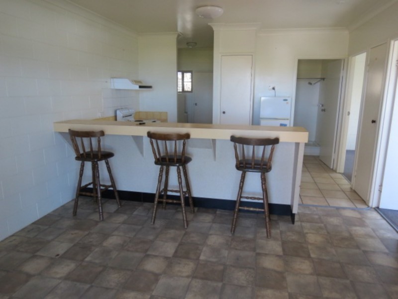 4/10 Poinciana Drive, Bowen QLD 4805