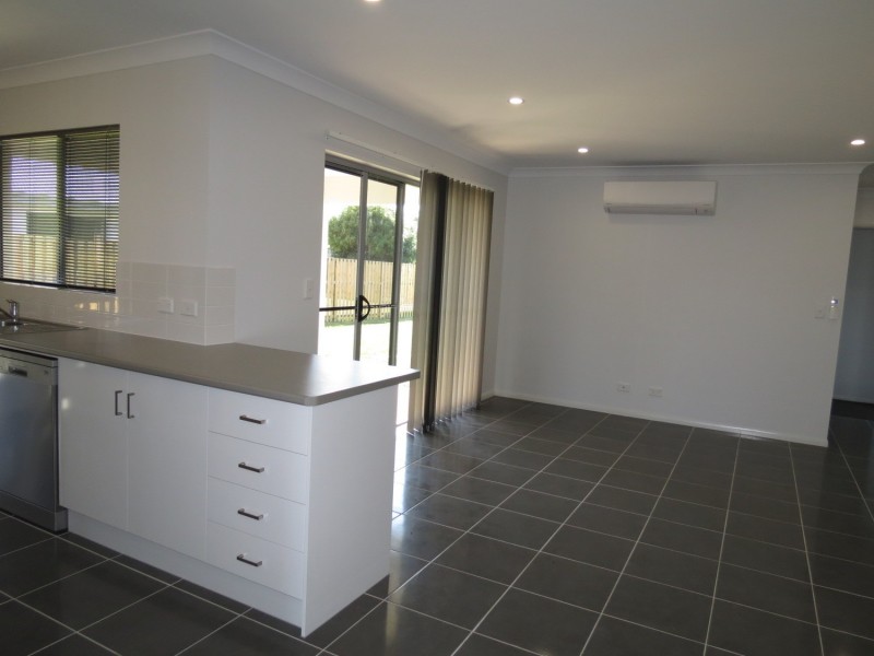 10 Hamilton Street, Bowen QLD 4805