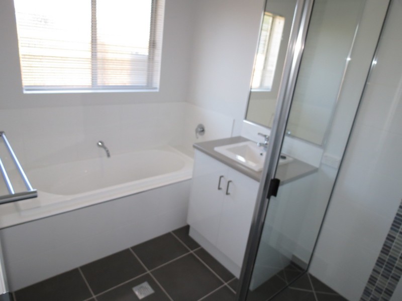 10 Hamilton Street, Bowen QLD 4805