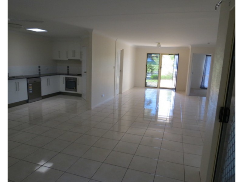 14 Silk Road, Bowen QLD 4805