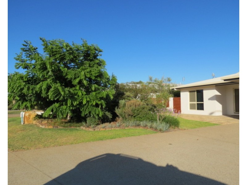 14 Silk Road, Bowen QLD 4805