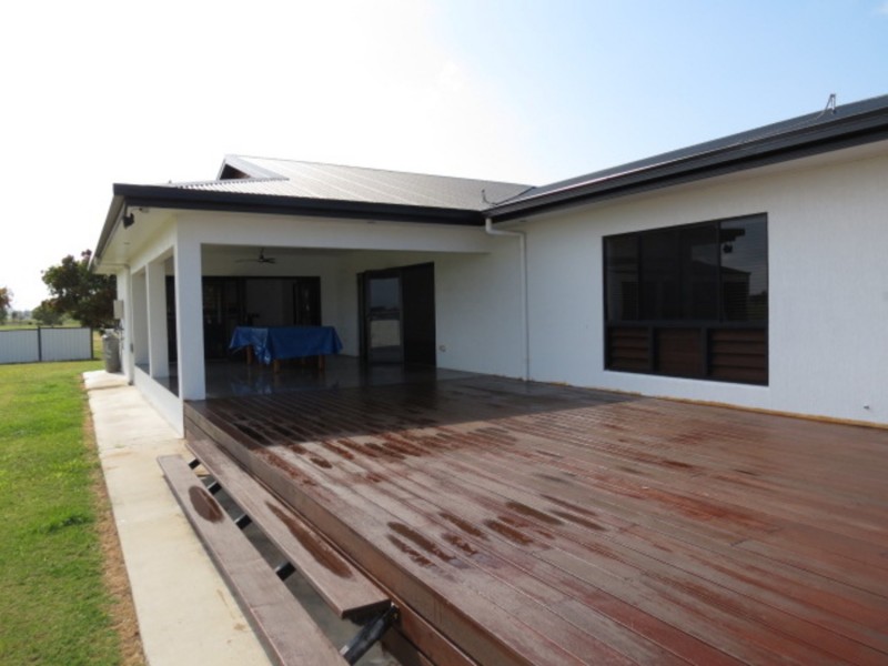 50 Flemington Road, Bowen QLD 4805