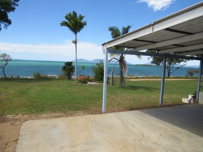 62 Whyte Avenue, Bowen QLD 4805