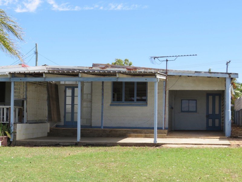 62 Whyte Avenue, Bowen QLD 4805
