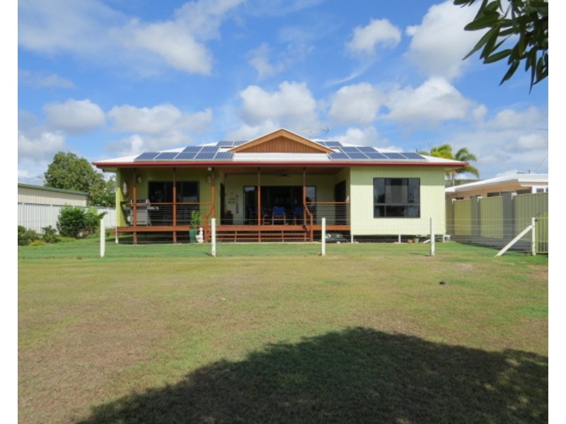 42 Whyte Avenue, Bowen QLD 4805