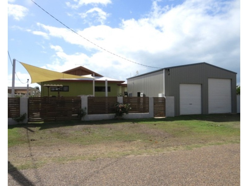 42 Whyte Avenue, Bowen QLD 4805