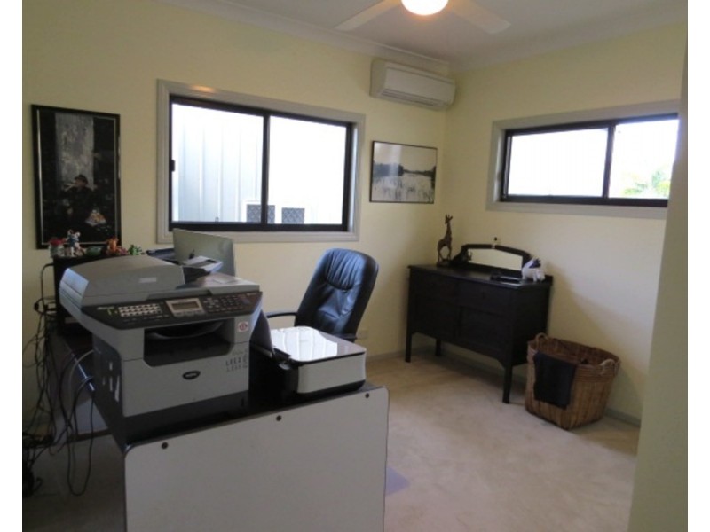 42 Whyte Avenue, Bowen QLD 4805