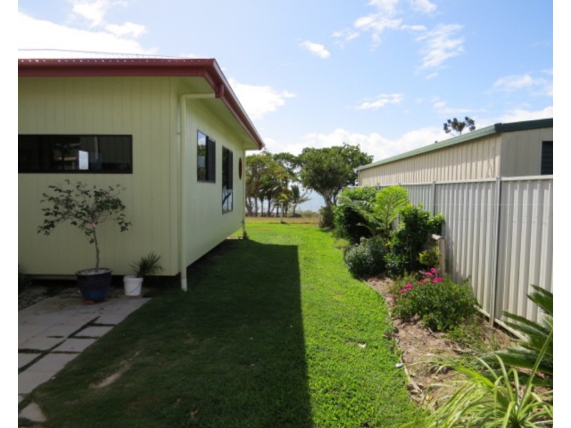 42 Whyte Avenue, Bowen QLD 4805