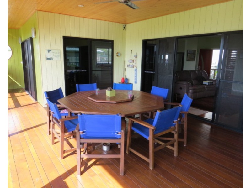 42 Whyte Avenue, Bowen QLD 4805