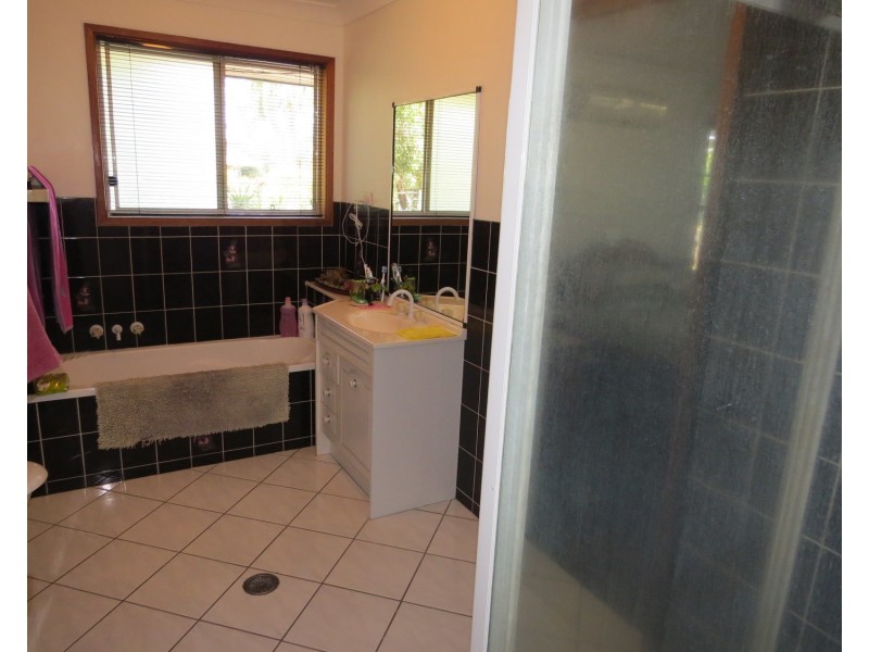 14 Edgecumbe Avenue, Bowen QLD 4805