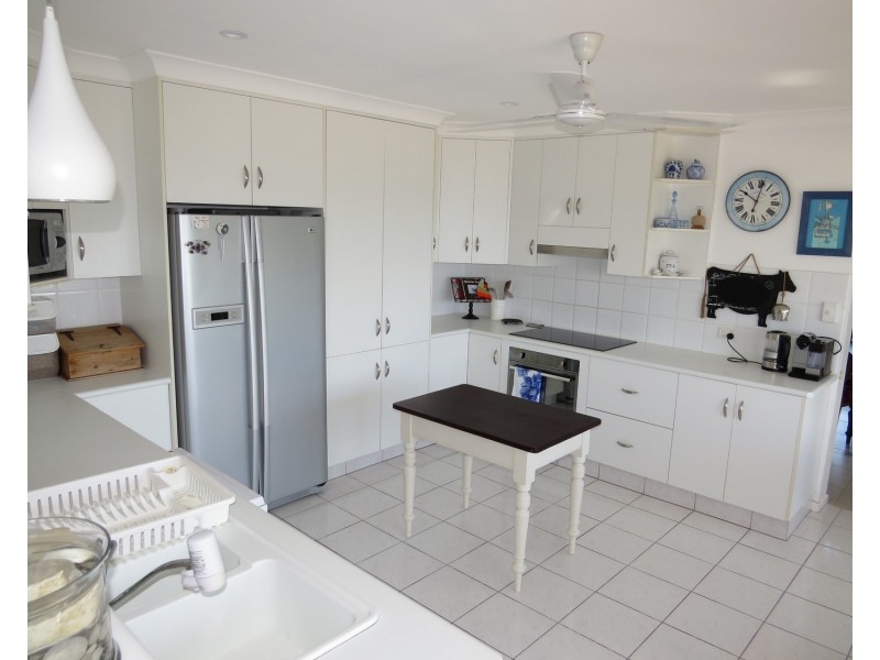 11 Avicennia Street, Bowen QLD 4805