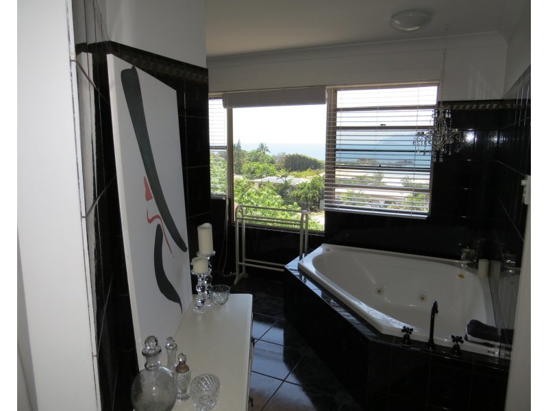 11 Avicennia Street, Bowen QLD 4805