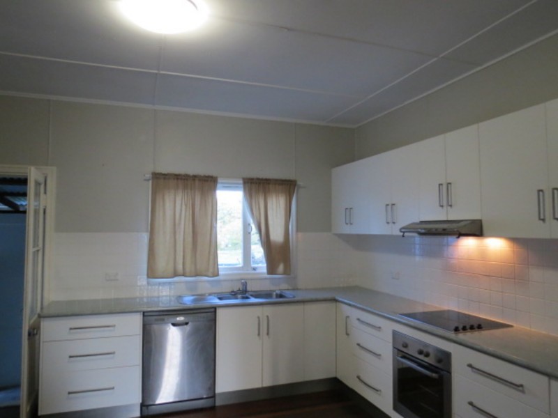12 Korah Street, Bowen QLD 4805
