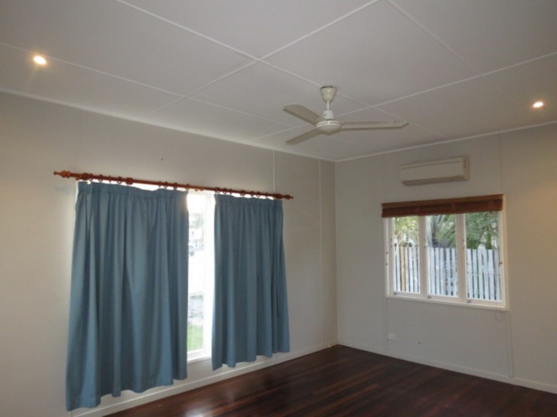 12 Korah Street, Bowen QLD 4805