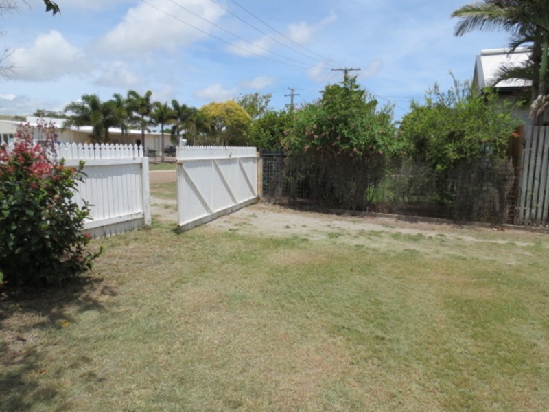 12 Korah Street, Bowen QLD 4805