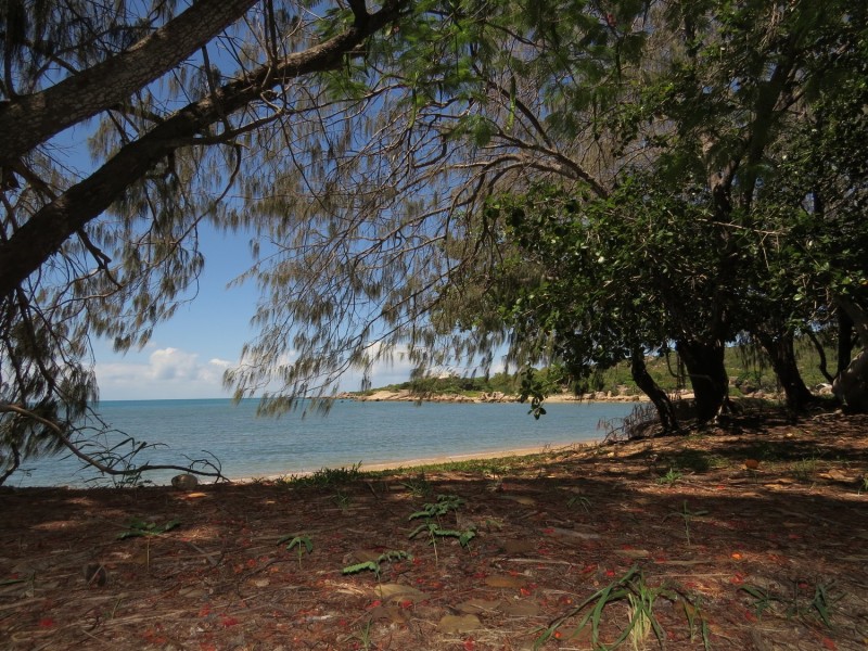 2 Horseshoe Bay Road, Bowen QLD 4805