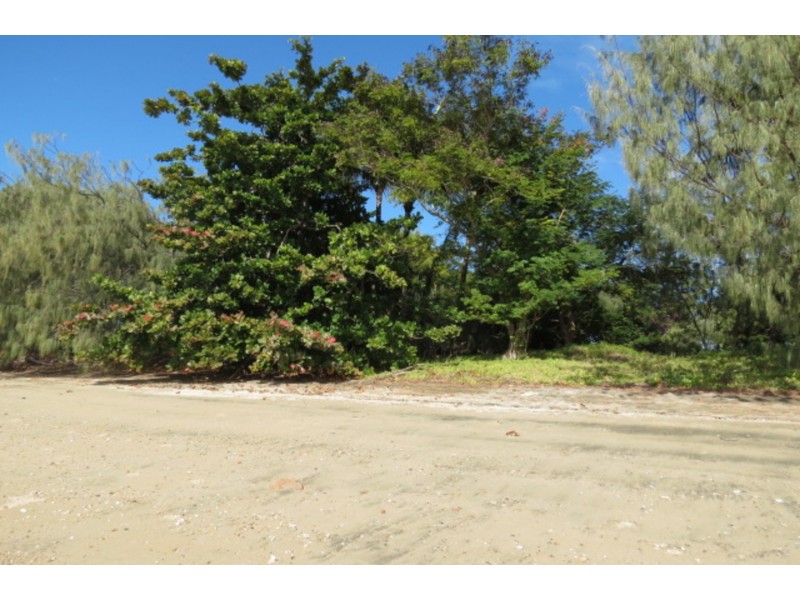 2 Horseshoe Bay Road, Bowen QLD 4805