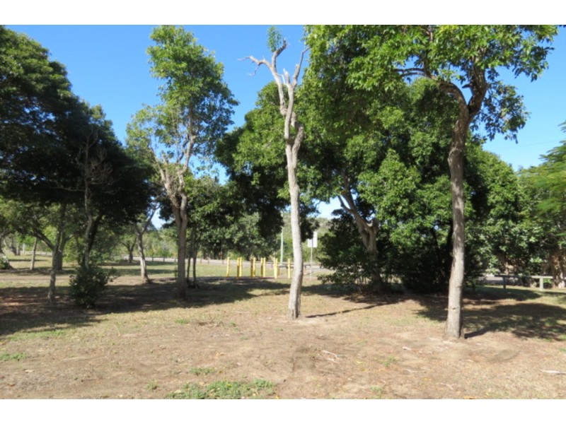 2 Horseshoe Bay Road, Bowen QLD 4805