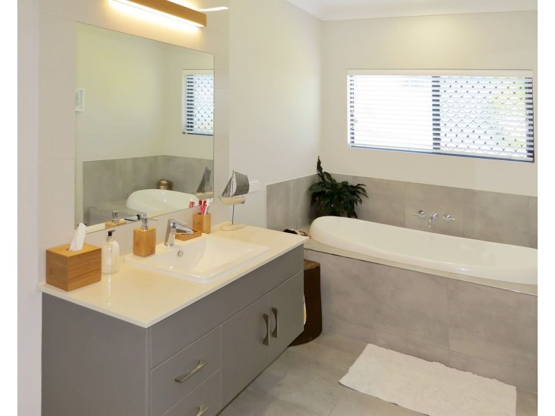 107 Ocean View Drive, Bowen QLD 4805