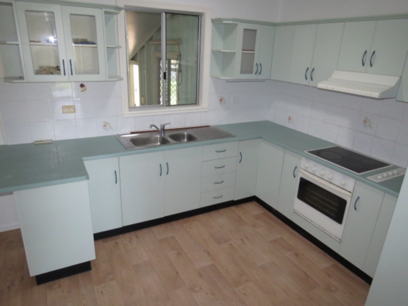 33 Sinclair Street, Bowen QLD 4805