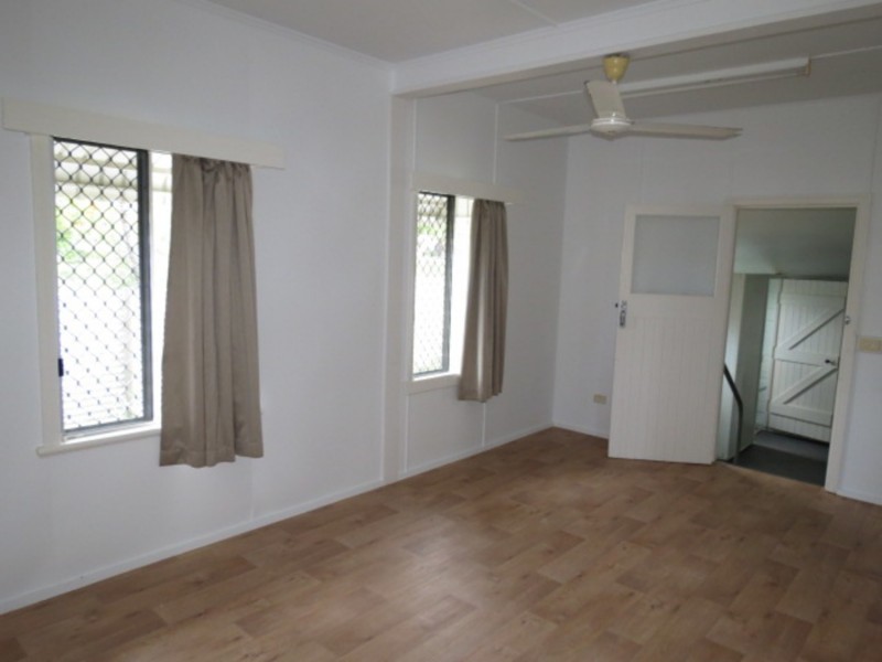 33 Sinclair Street, Bowen QLD 4805