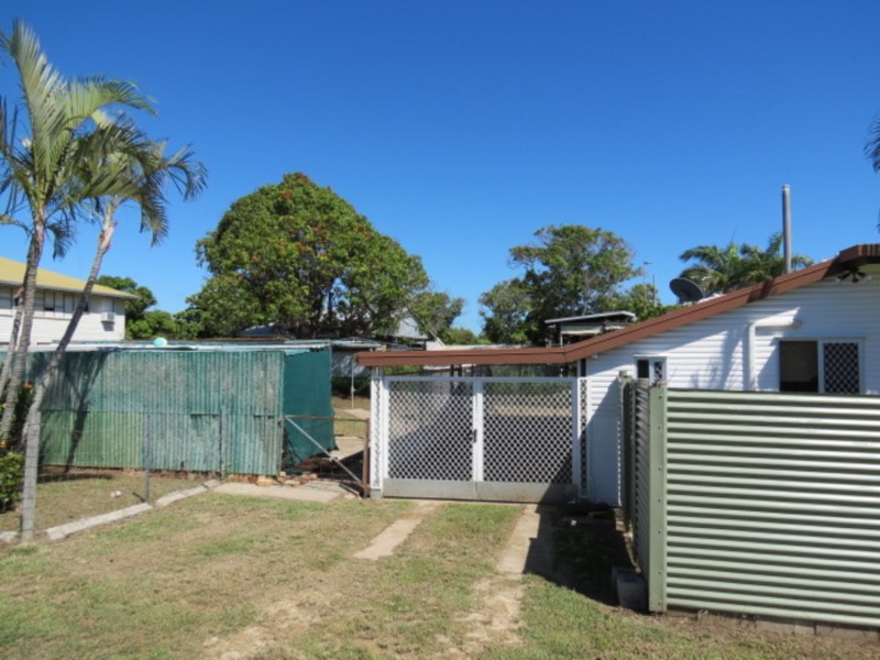 33 Sinclair Street, Bowen QLD 4805