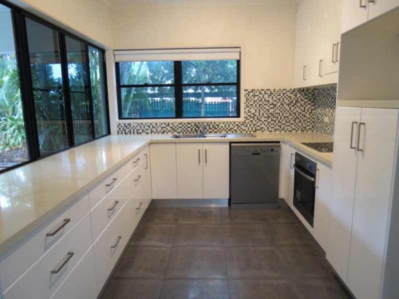 9 Campbell Street, Hermit Park QLD 4812