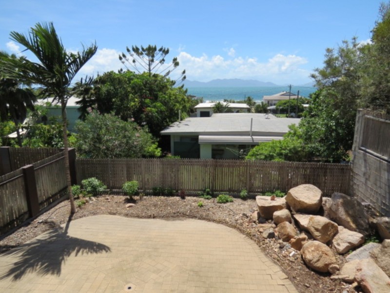9 Avicennia Street, Bowen QLD 4805