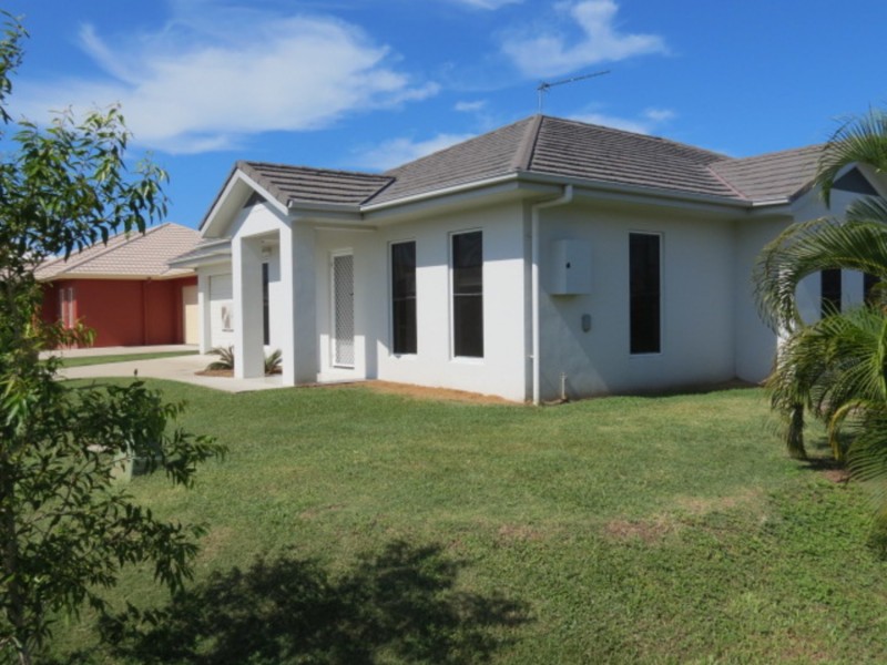 1 Second Close, Bowen QLD 4805