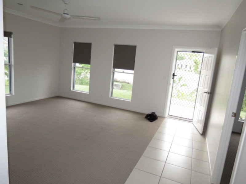 1 Second Close, Bowen QLD 4805