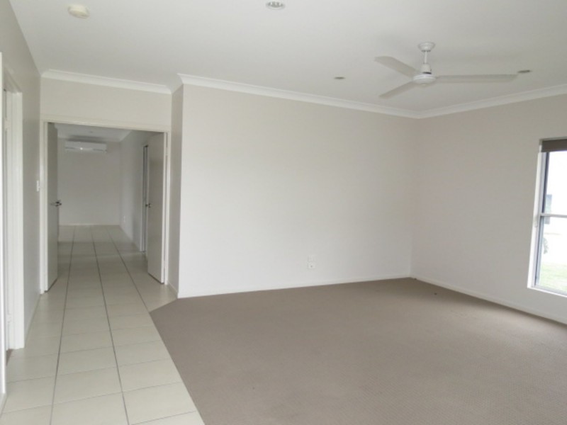1 Second Close, Bowen QLD 4805