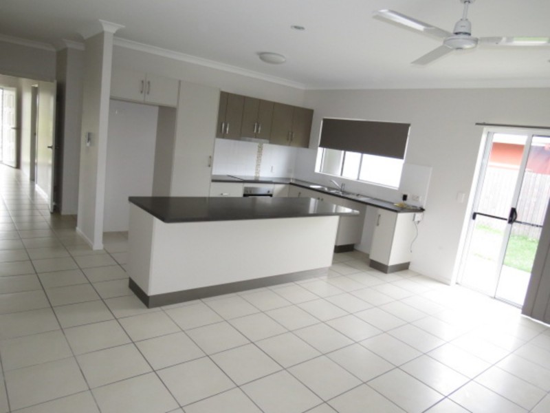 1 Second Close, Bowen QLD 4805