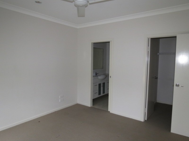1 Second Close, Bowen QLD 4805