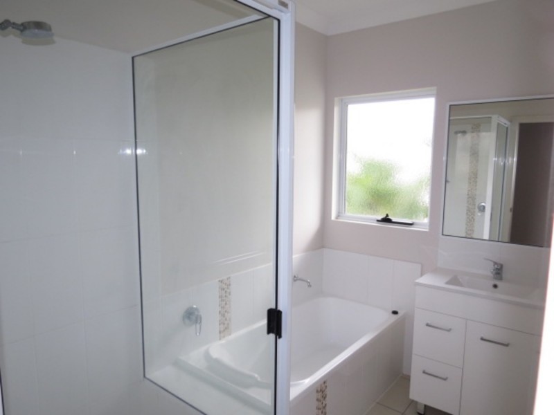 1 Second Close, Bowen QLD 4805