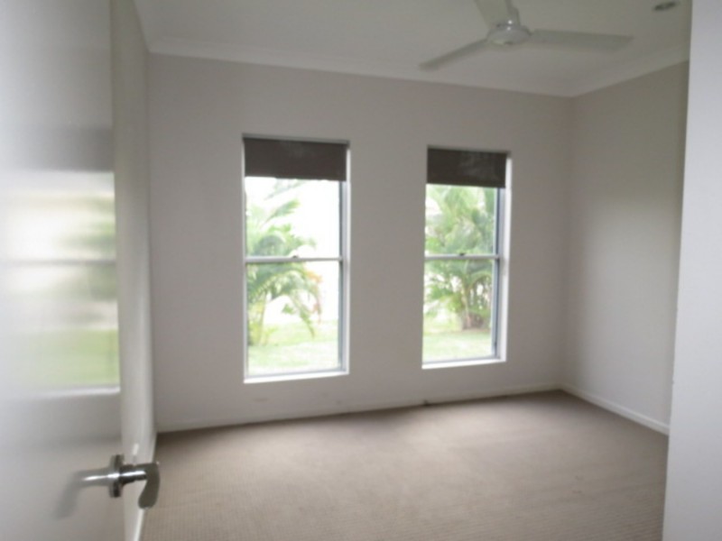 1 Second Close, Bowen QLD 4805