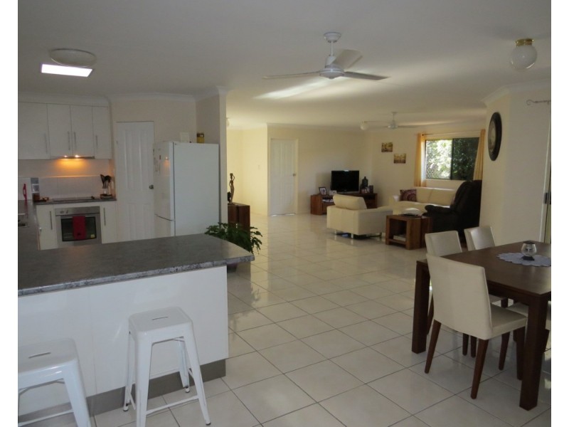 14 Silk Road, Bowen QLD 4805