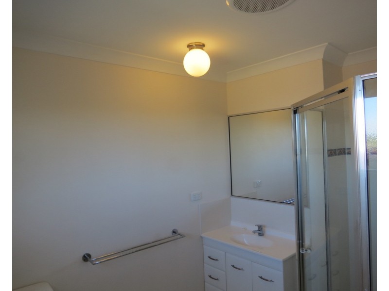 14 Silk Road, Bowen QLD 4805