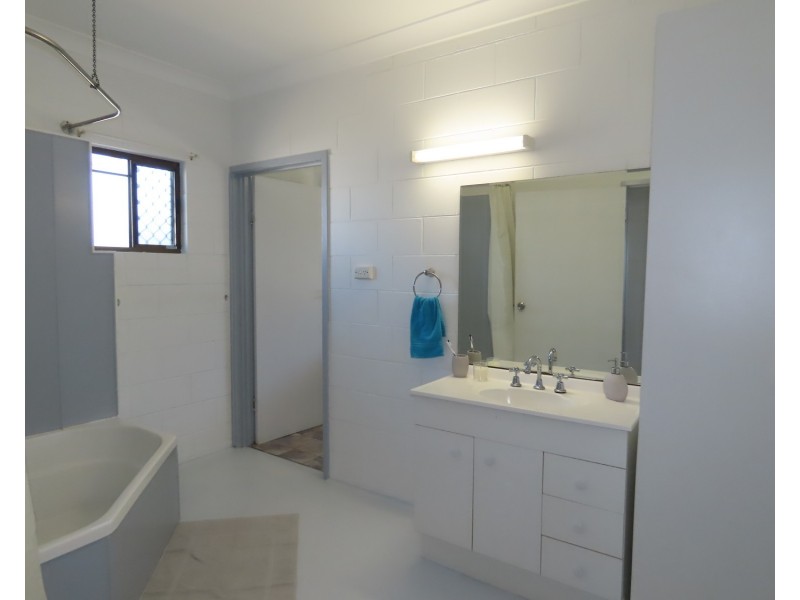 54 Lascelles Street, Bowen QLD 4805