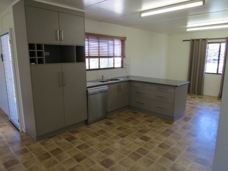 119 Gregory Street, Bowen QLD 4805