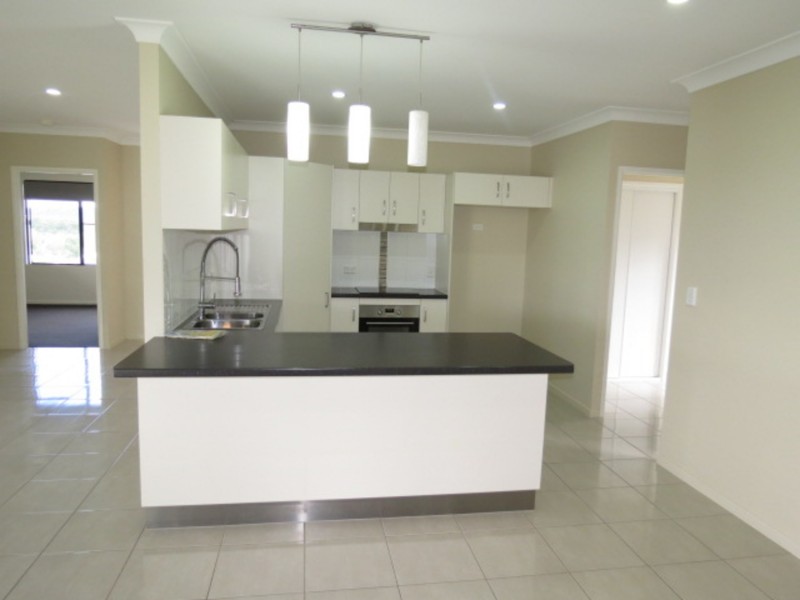 8 Seacove Crescent, Bowen QLD 4805