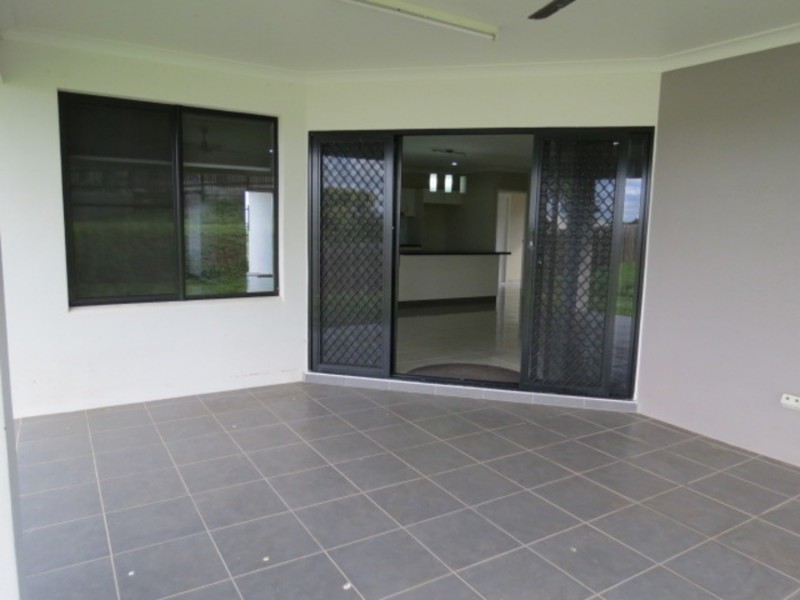 8 Seacove Crescent, Bowen QLD 4805