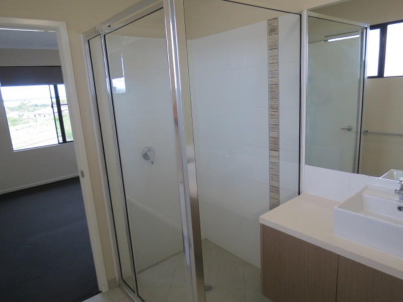 8 Seacove Crescent, Bowen QLD 4805