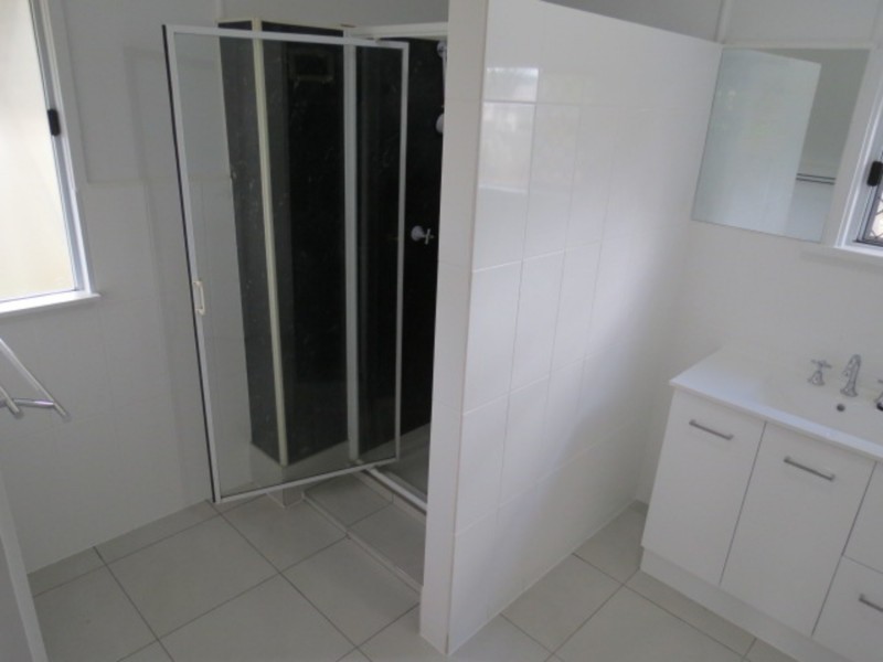 10 Rosshall Street, Bowen QLD 4805