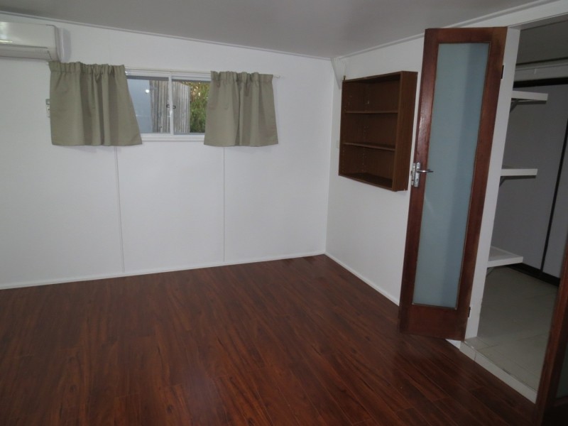 10 Rosshall Street, Bowen QLD 4805