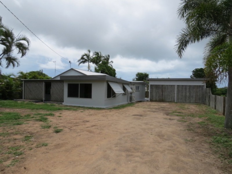 10 Rosshall Street, Bowen QLD 4805