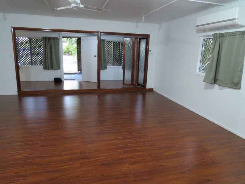 10 Rosshall Street, Bowen QLD 4805